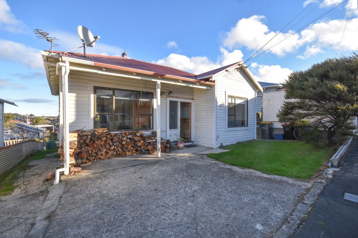 26 Forbes Street, Balaclava, Dunedin - Carousel 1