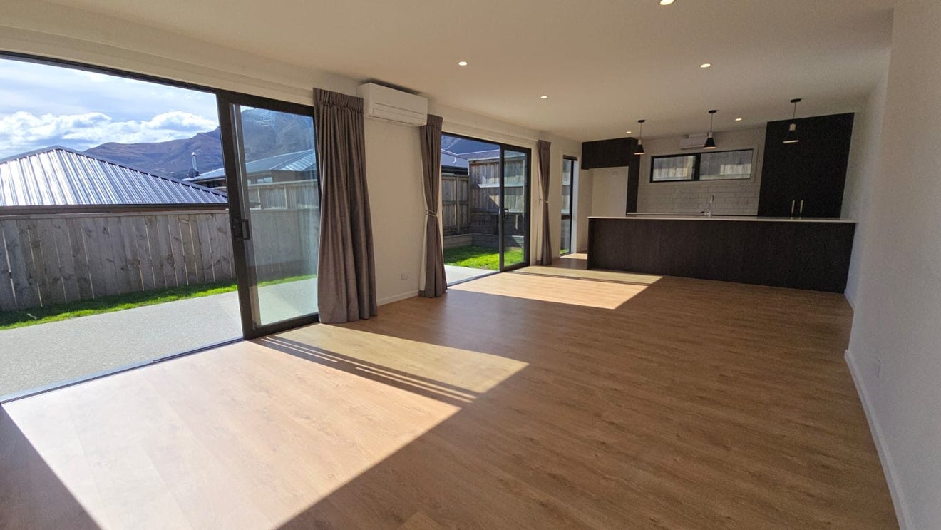 98 Jack Hanley Drive, Jacks Point, Queenstown - Carousel 1