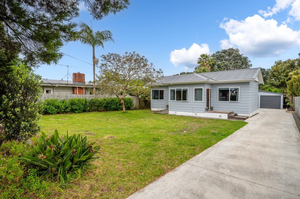14 Coleman Avenue, Herald Island, Auckland - Carousel 2