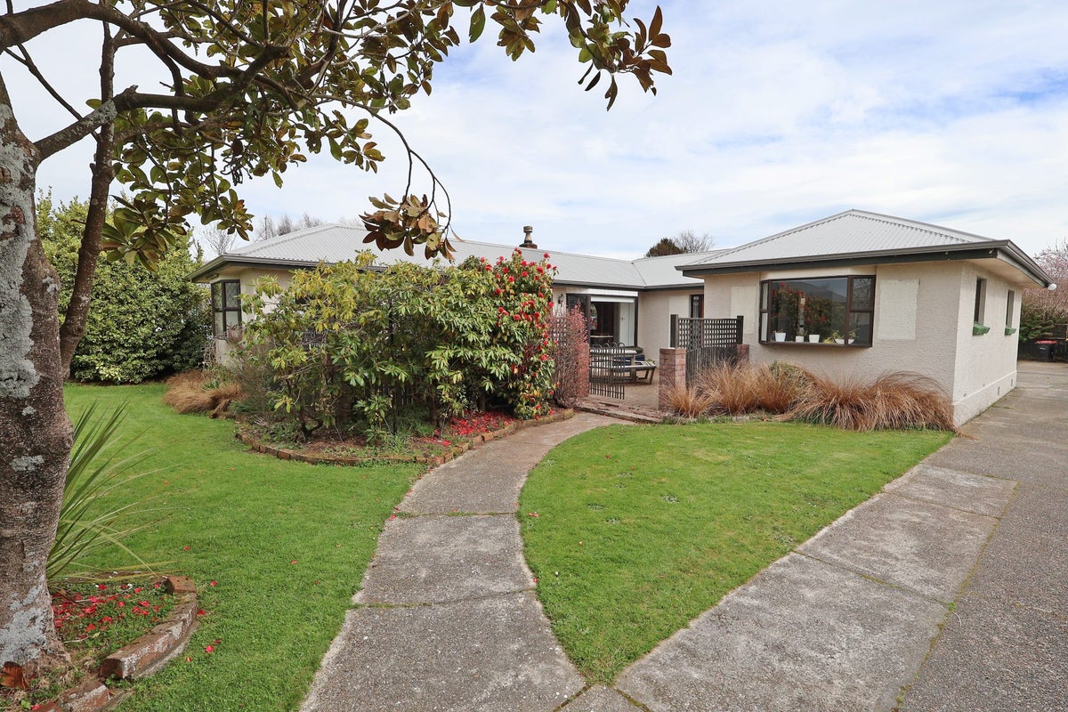15 Eden Crescent, Glengarry, Invercargill - Carousel 1