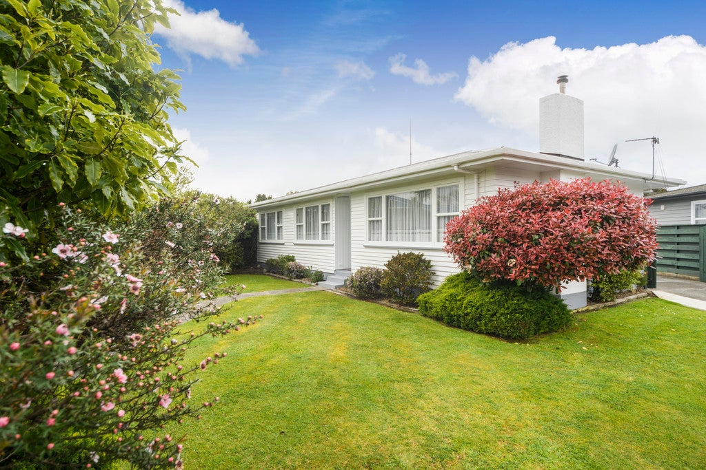 5 Aspiring Avenue, Milson, Palmerston North - Carousel 1