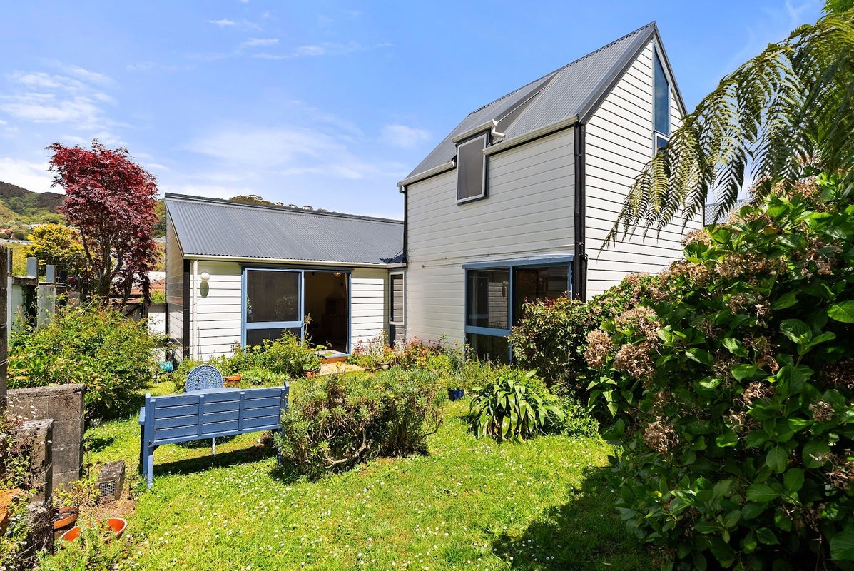 1/40 Ranelagh Street, Karori, Wellington - Carousel 1