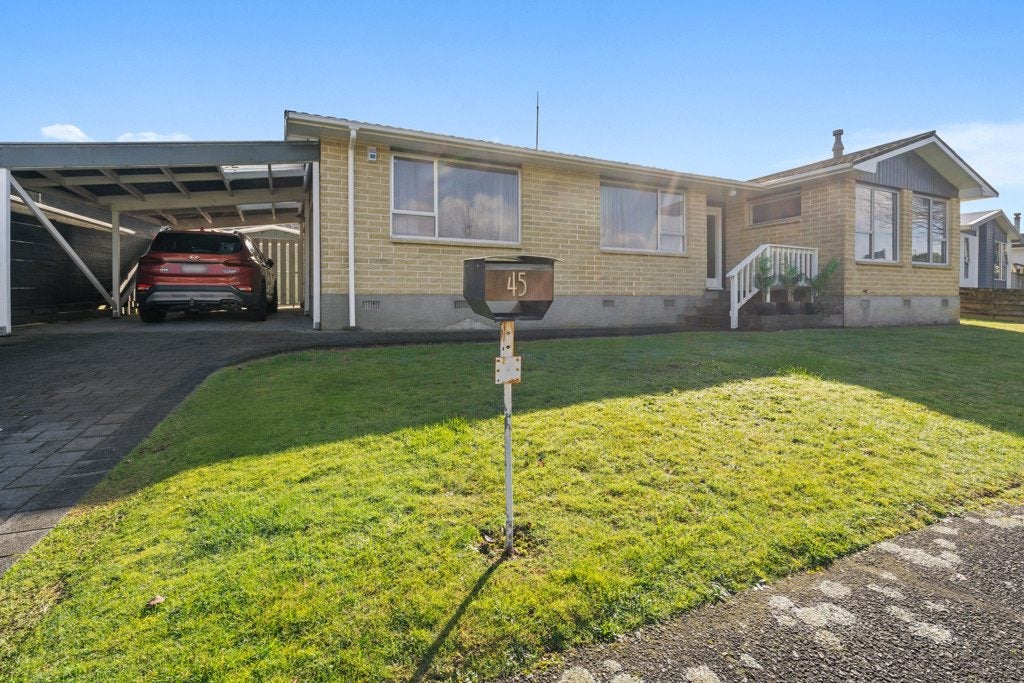 45 Pasadena Crescent, Totara Park, Upper Hutt - Carousel 12