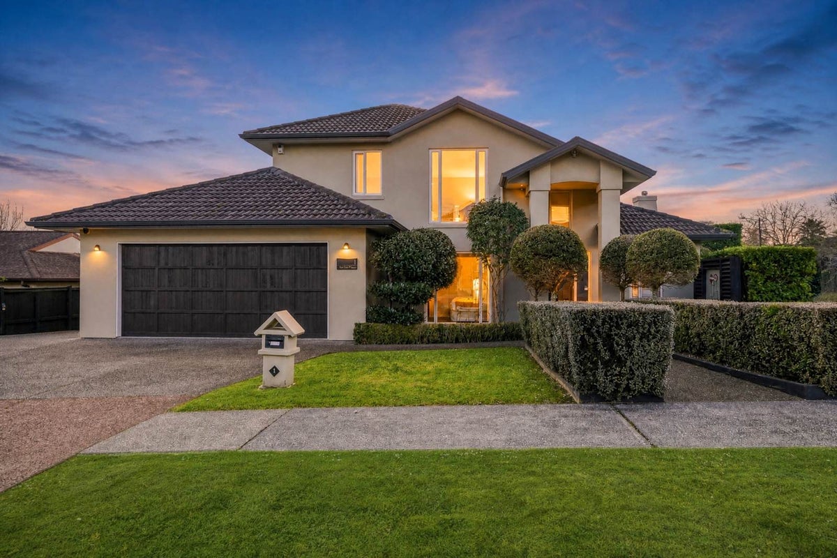 1 Red Oak Place, Schnapper Rock, Auckland - Carousel 2