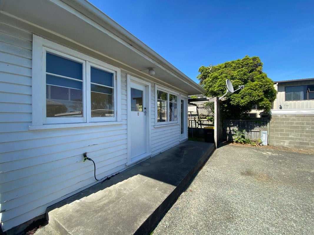 2/14 Golf Road, Tahunanui, Nelson - Carousel 1