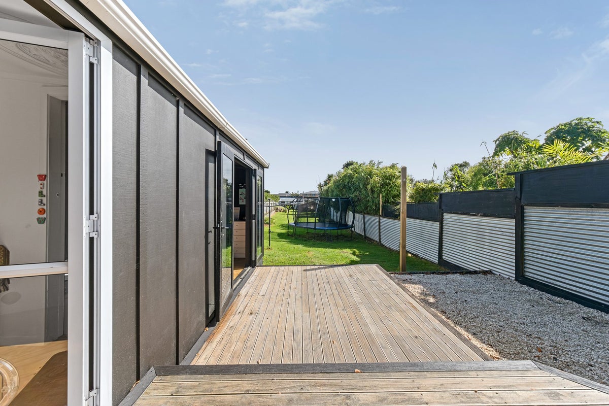 163 Lemon Street, Strandon, New Plymouth - Carousel 2