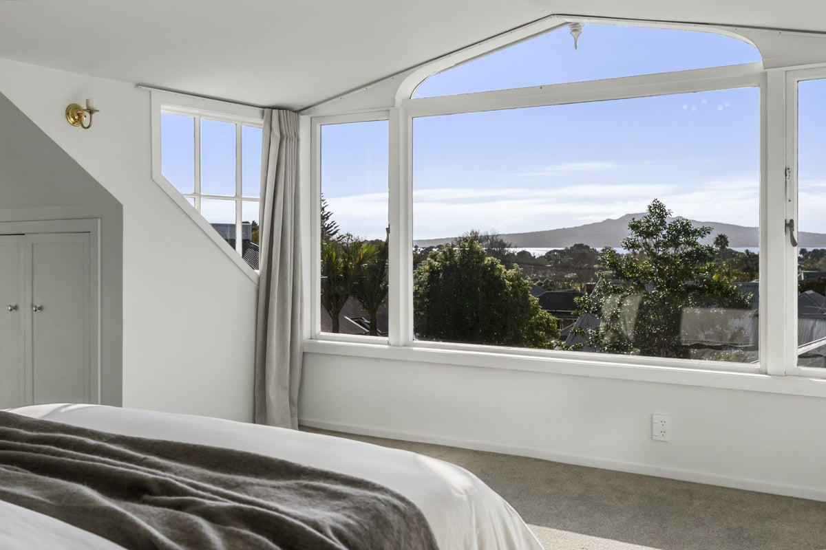 19 St Aubyn Street, Devonport, Auckland - Carousel 2