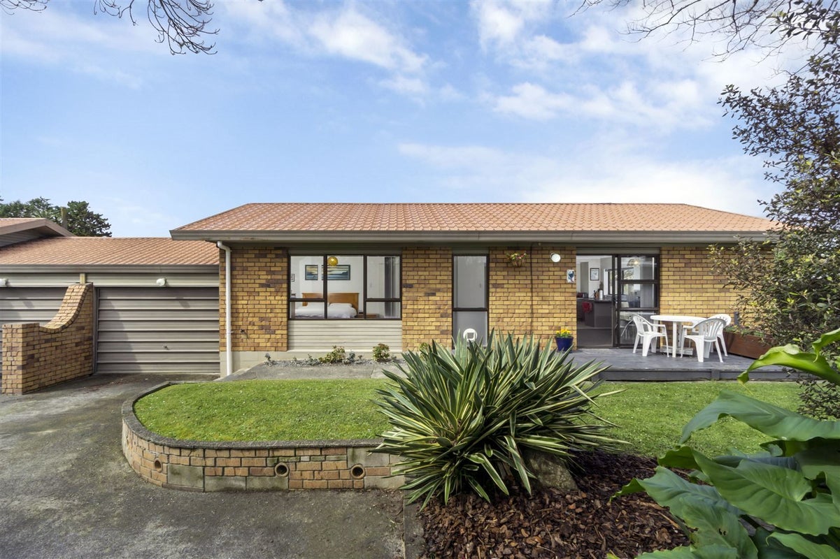 2/56 Glen Road, Ranui, Auckland - Carousel 1