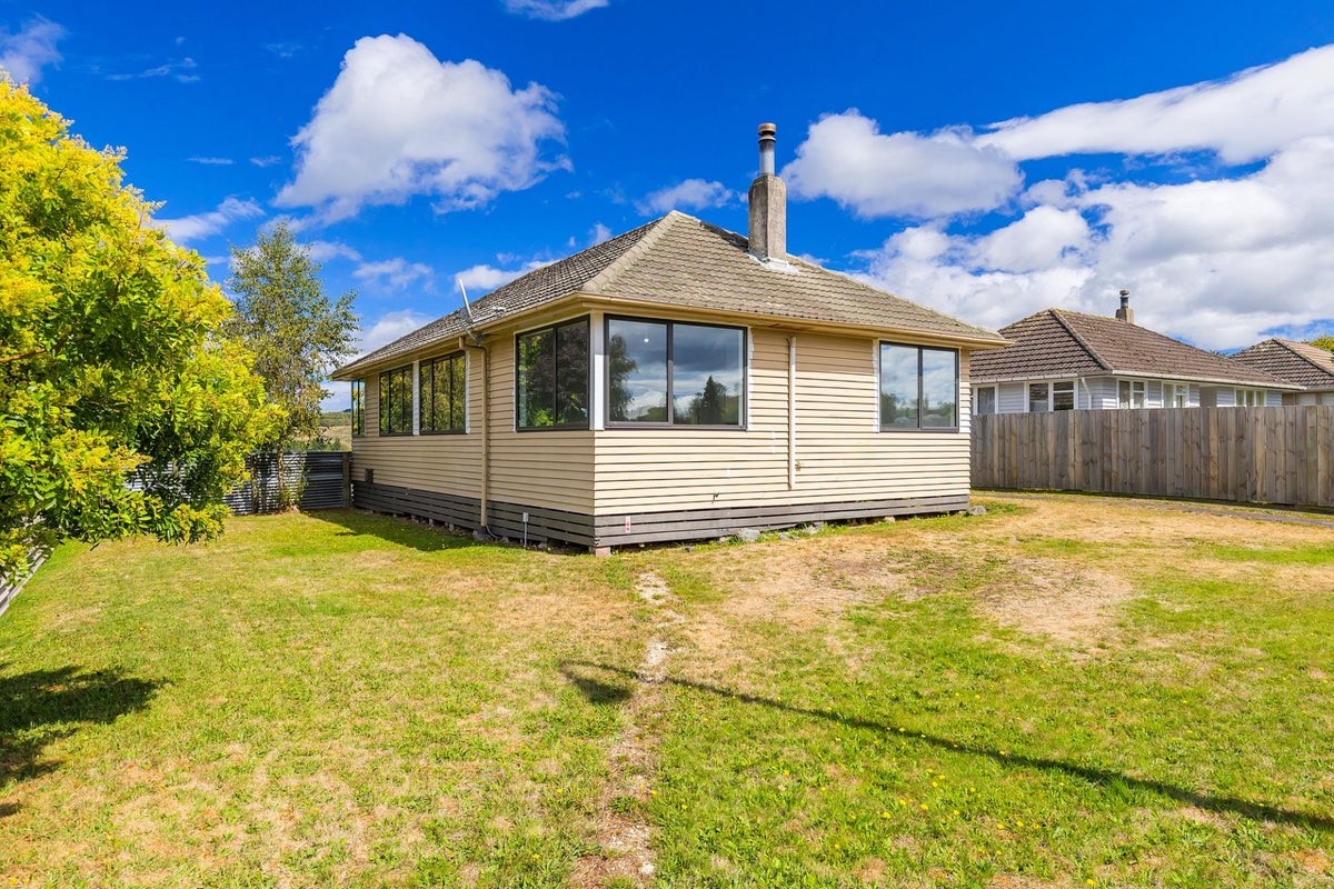 17 Raukawa Crescent, Wairakei, Taupo - Carousel 2