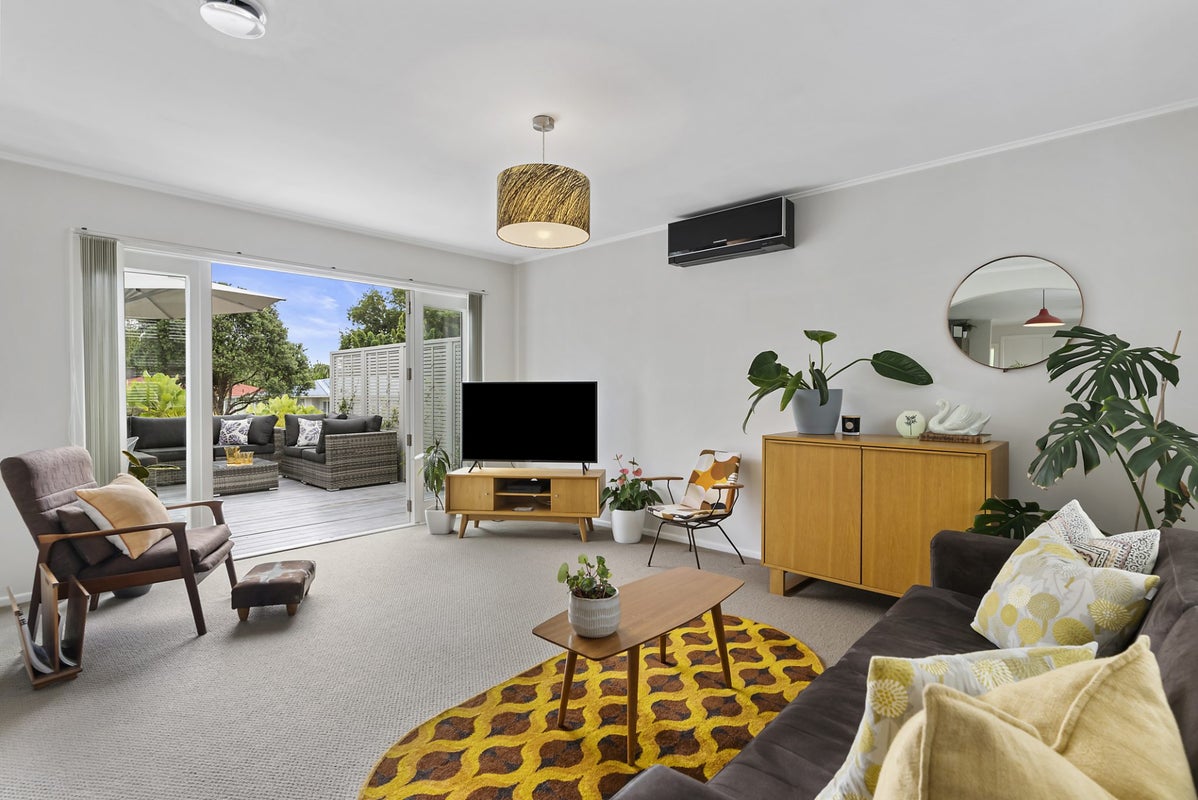 4 Te Wiata Place, Avondale, Auckland - Carousel 2