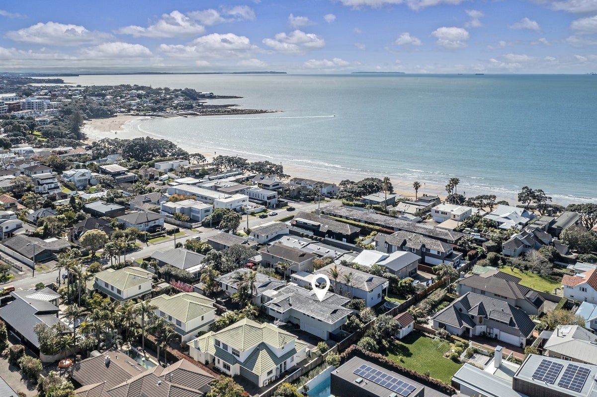 2/19A Sanders Avenue, Takapuna, Auckland - Carousel 2