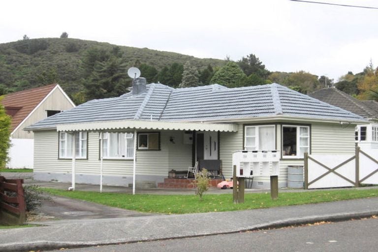 3A KOPARA GR, Stokes Valley, Lower Hutt - Carousel 9