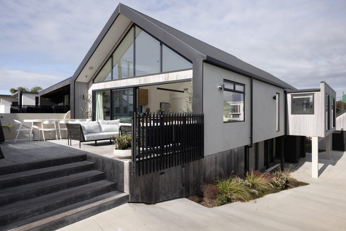 56 Karewa Parade, Papamoa Beach, Papamoa - Carousel 1