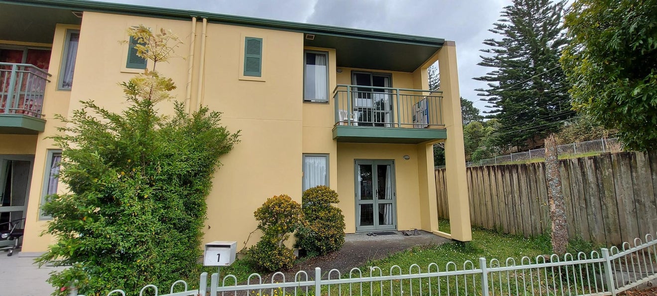 1 Mt Lebanon Lane, Henderson, Auckland - Carousel 1