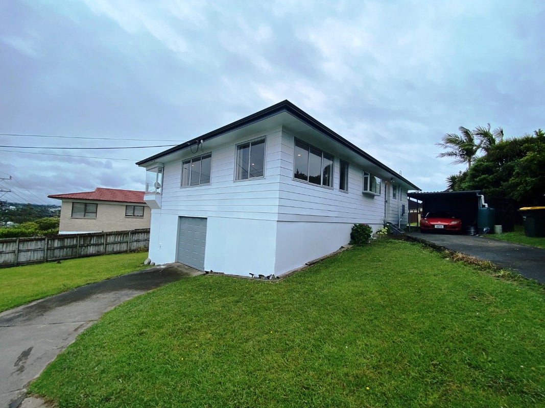 111 Stanmore Bay Road, Stanmore Bay, Whangaparaoa - Carousel 1