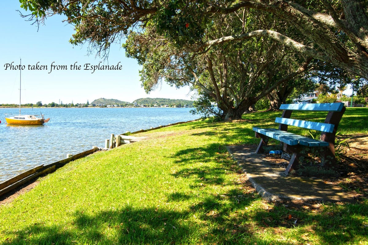 5 Athenree Road, Athenree, Katikati - Carousel 26