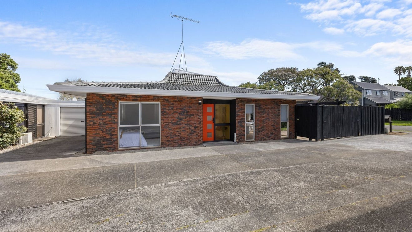 1/12 Imogene Way, Half Moon Bay, Auckland - Carousel 1