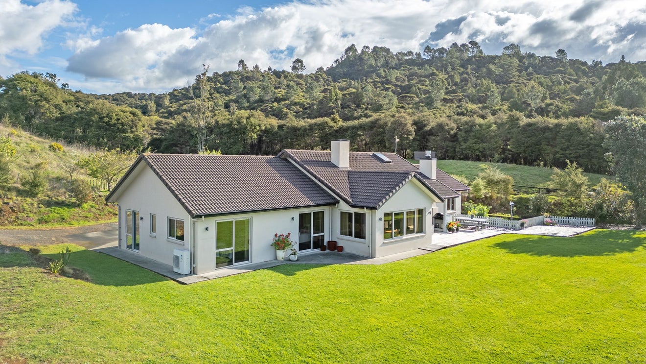 121 Fagan Lane, Kaimarama, Whitianga - Carousel 1