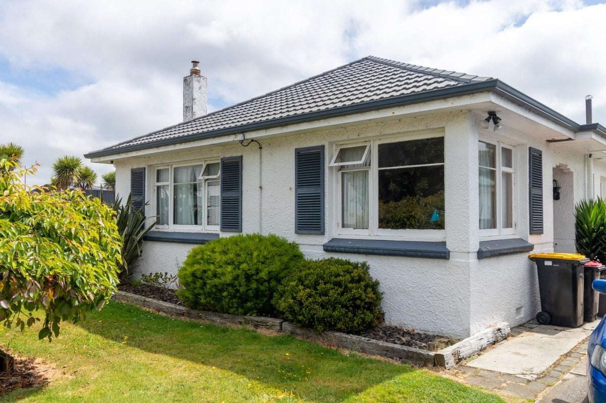 2 Thames Street, Avenal, Invercargill - Carousel 1