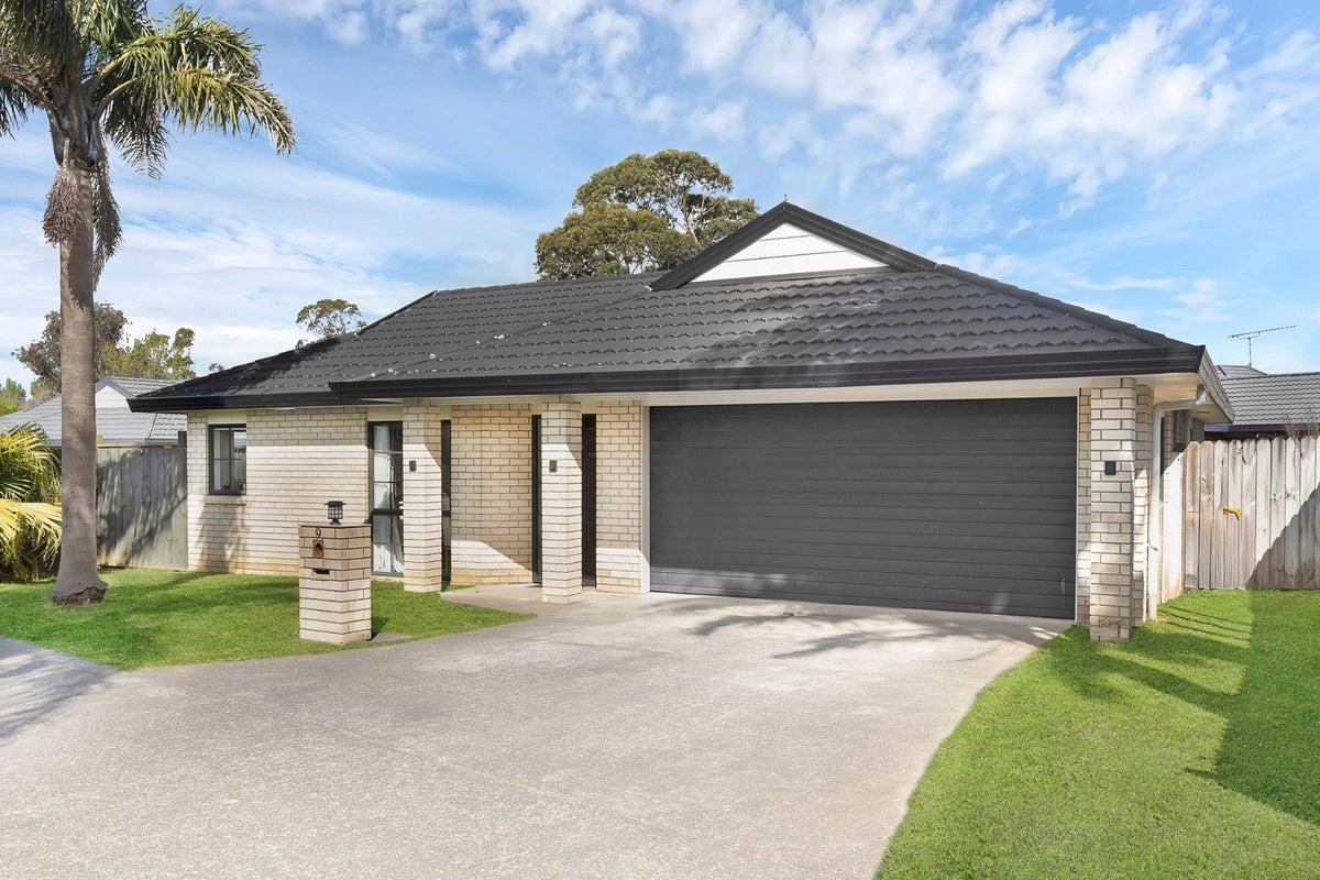 9 Parkstone Place, Favona, Auckland - Carousel 1