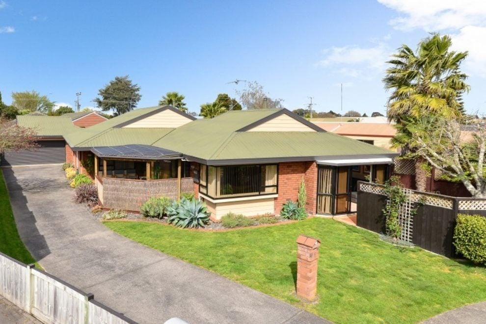 12 Ronald Court, Pukete, Hamilton - Carousel 16