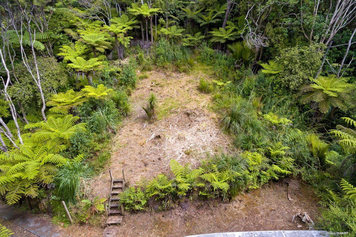 84 Huia Road, Titirangi, Auckland - Carousel 1