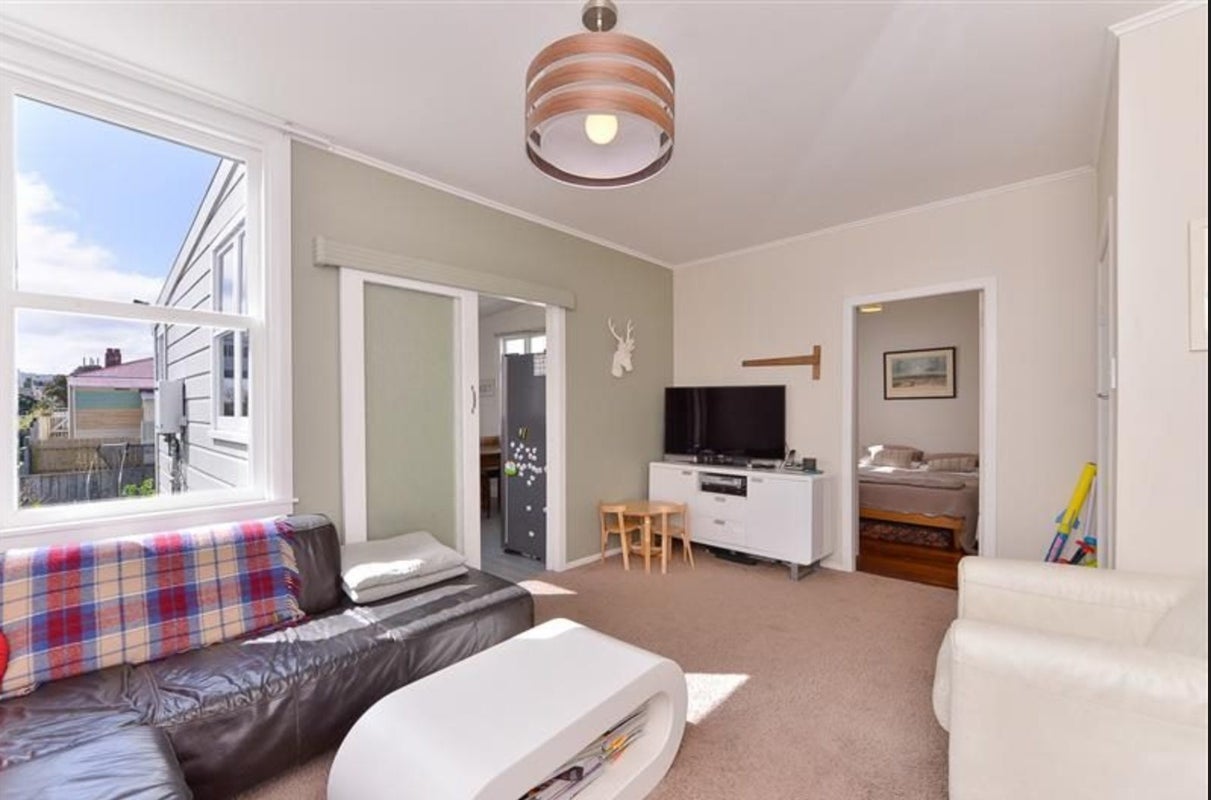 11 Harper Street, Newtown, Wellington - Carousel 2