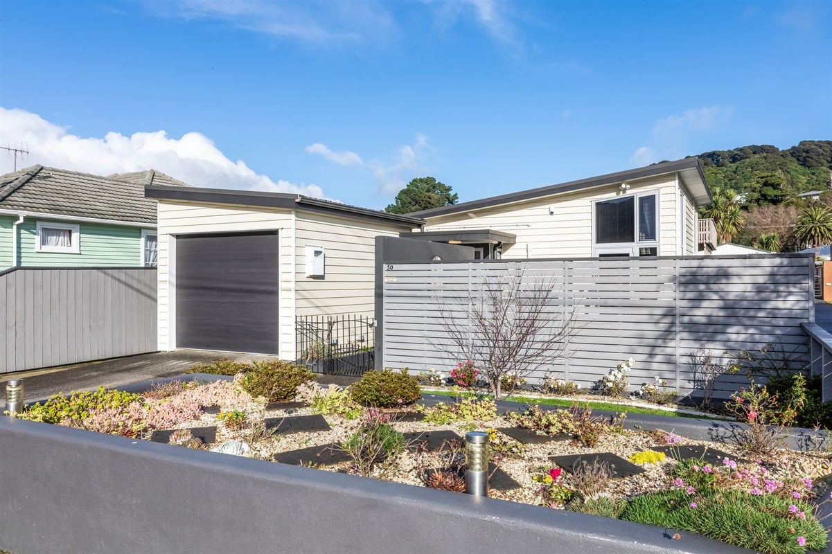 50 Main Road, Wainuiomata, Lower Hutt - Carousel 15