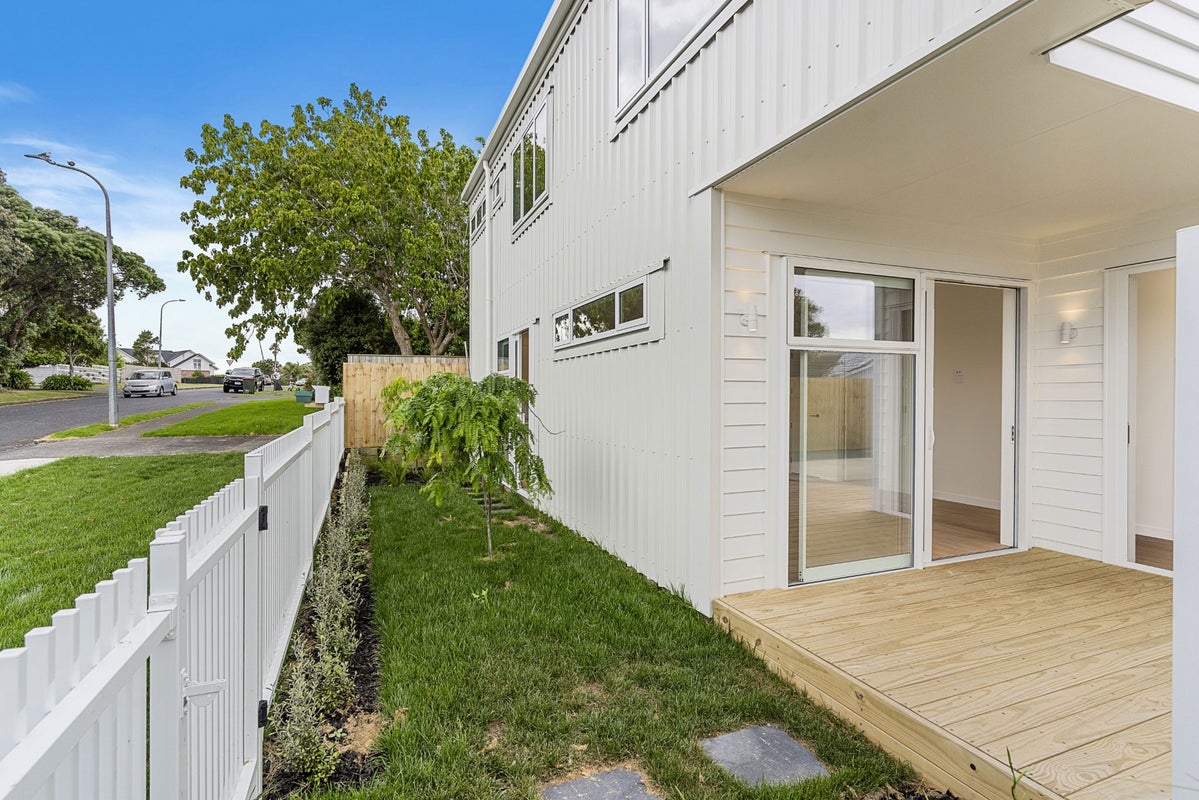 10A Abercrombie Street, Howick, Auckland - Carousel 2