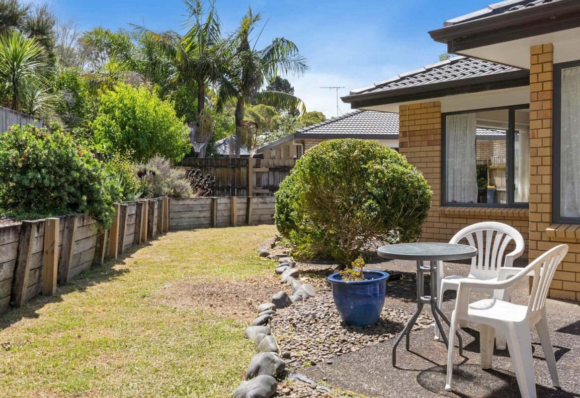 90 Buscomb Avenue, Henderson, Auckland - Carousel 23