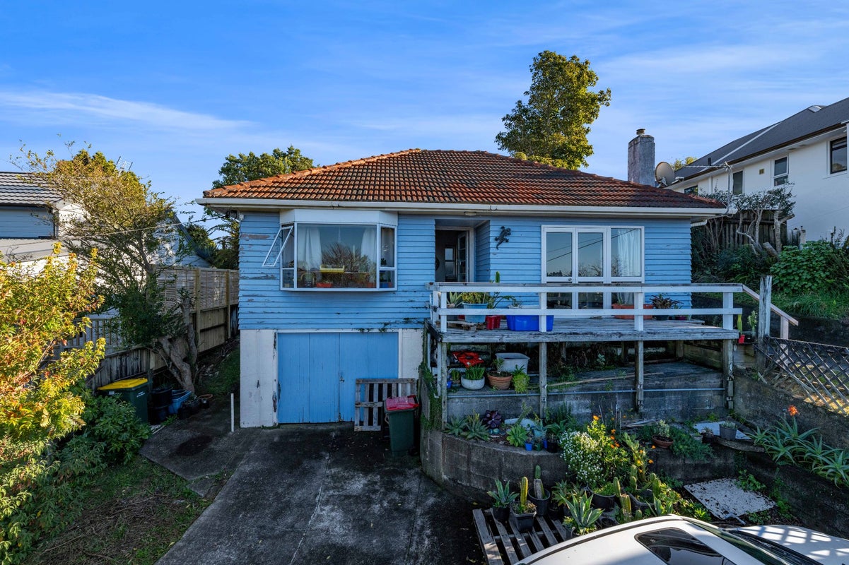 59 Tarahua Road, Welbourn, New Plymouth - Carousel 23