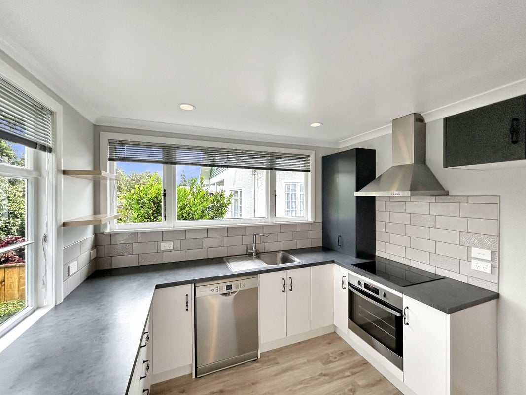 19 College Street, Awapuni, Palmerston North - Carousel 2