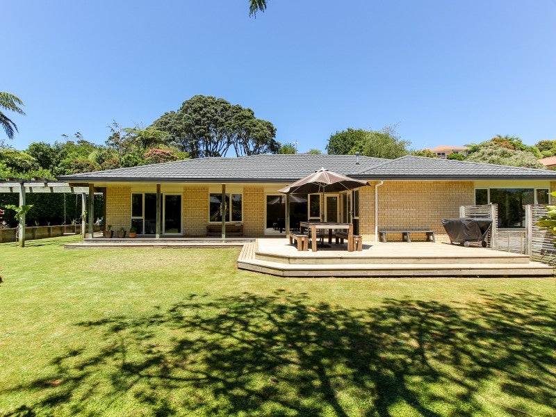 32 Rossiter Crescent, Lynmouth, New Plymouth - Carousel 1