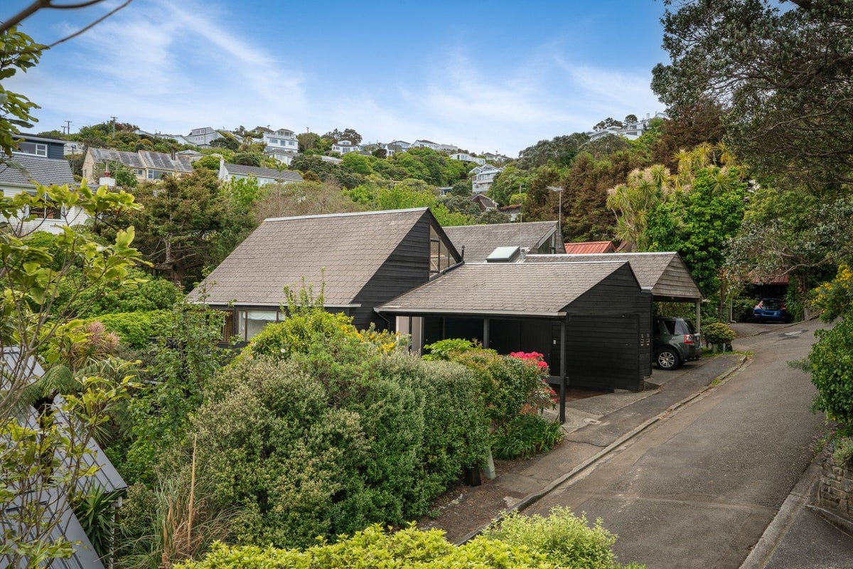 5A Ranikhet Way, Khandallah, Wellington - Carousel 1