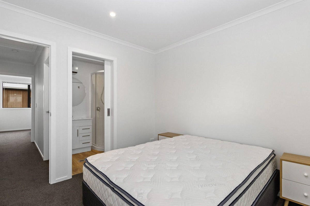 2/150 Te Rapa Road, Beerescourt, Hamilton - Carousel 11