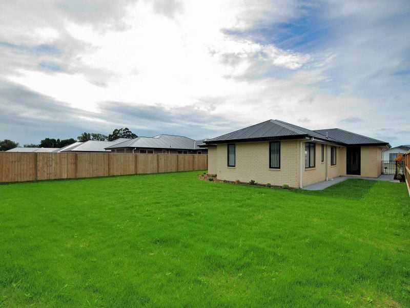 77 Sutherland Drive, Kaiapoi, Kaiapoi - Carousel 2