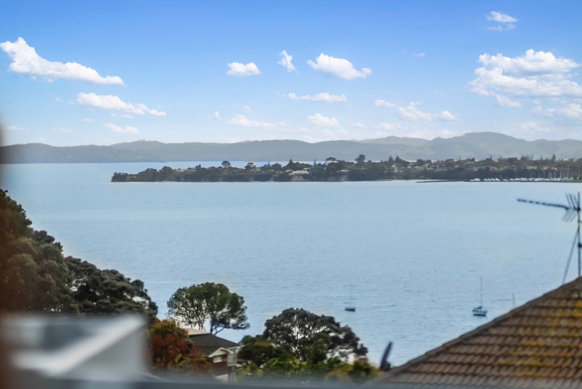 5 Callender Place, Shelly Park, Auckland - Carousel 2