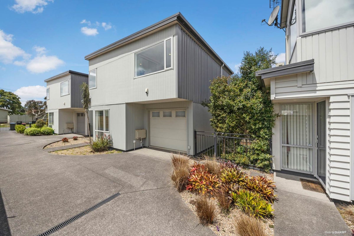 3B Anderson Avenue, Point England, Auckland - Carousel 2