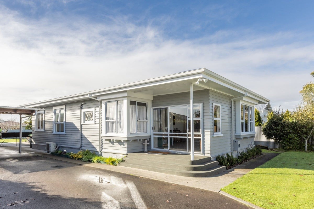 1009 Plunket Street, Saint Leonards, Hastings - Carousel 18