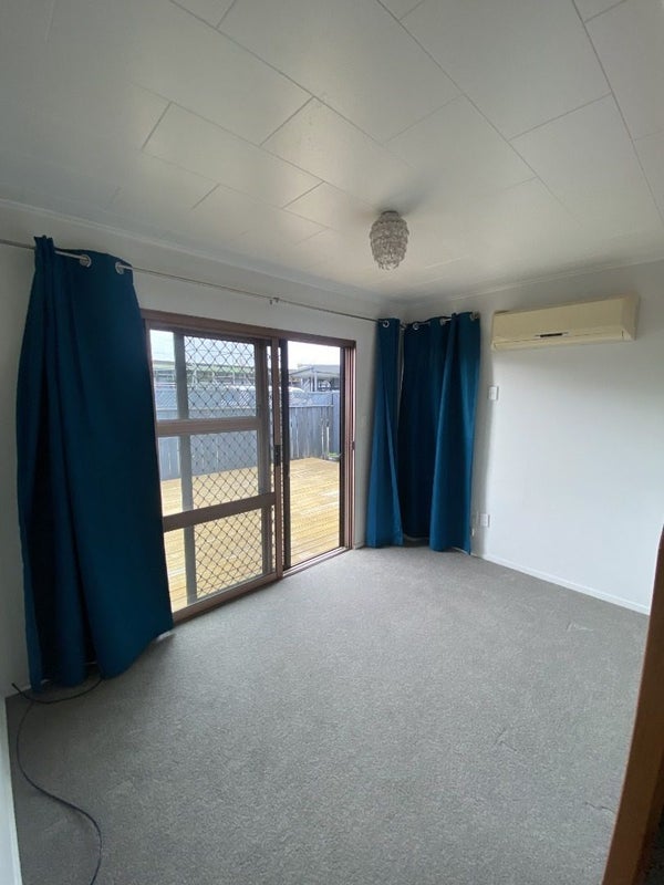 2/27 Islington Place, Tamatea, Napier - Carousel 13