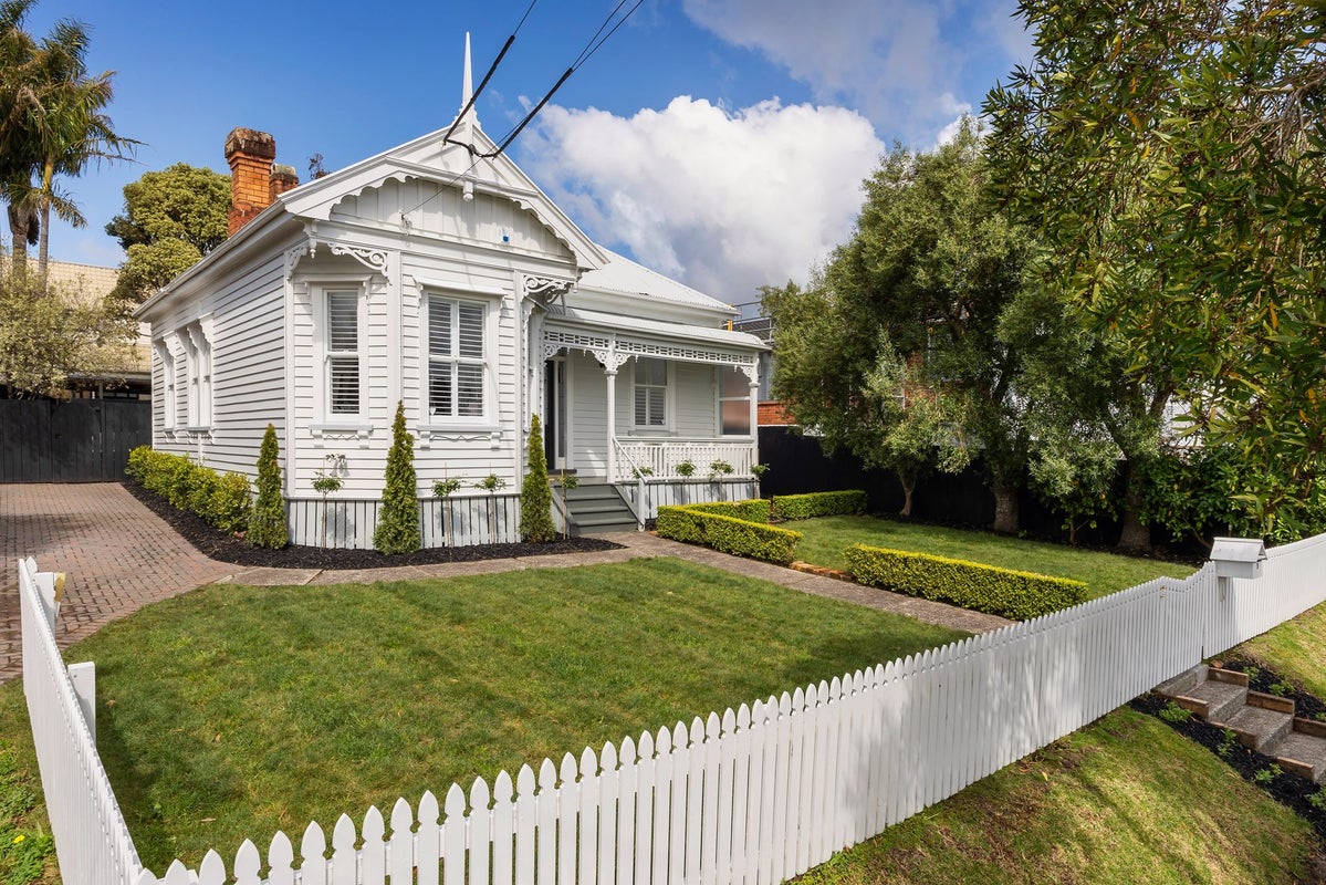 3 Fifth Avenue, Mount Albert, Auckland - Carousel 2