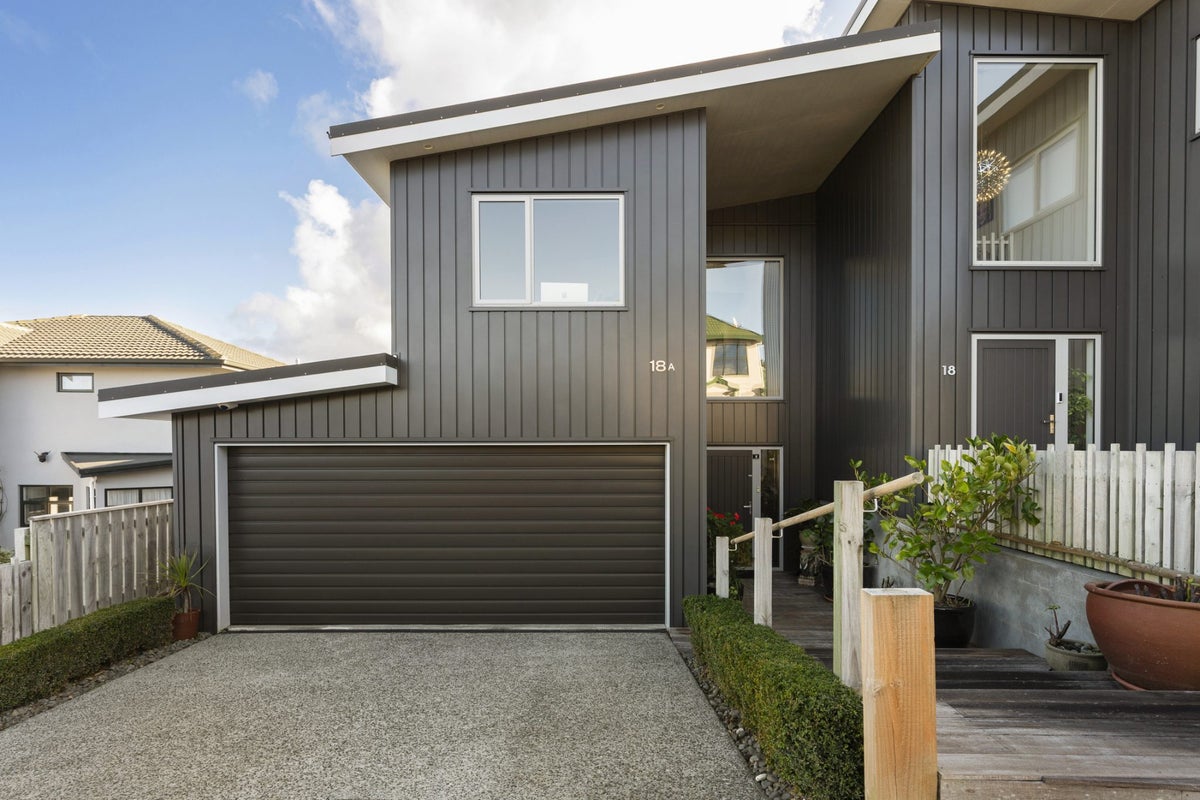 18A Birkhall Grove, Strathmore Park, Wellington - Carousel 1