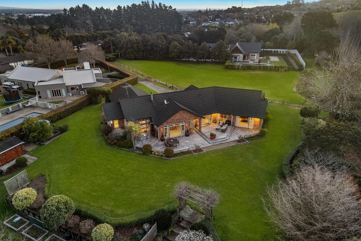 25 Everlea Place, Alfriston, Auckland - Carousel 2