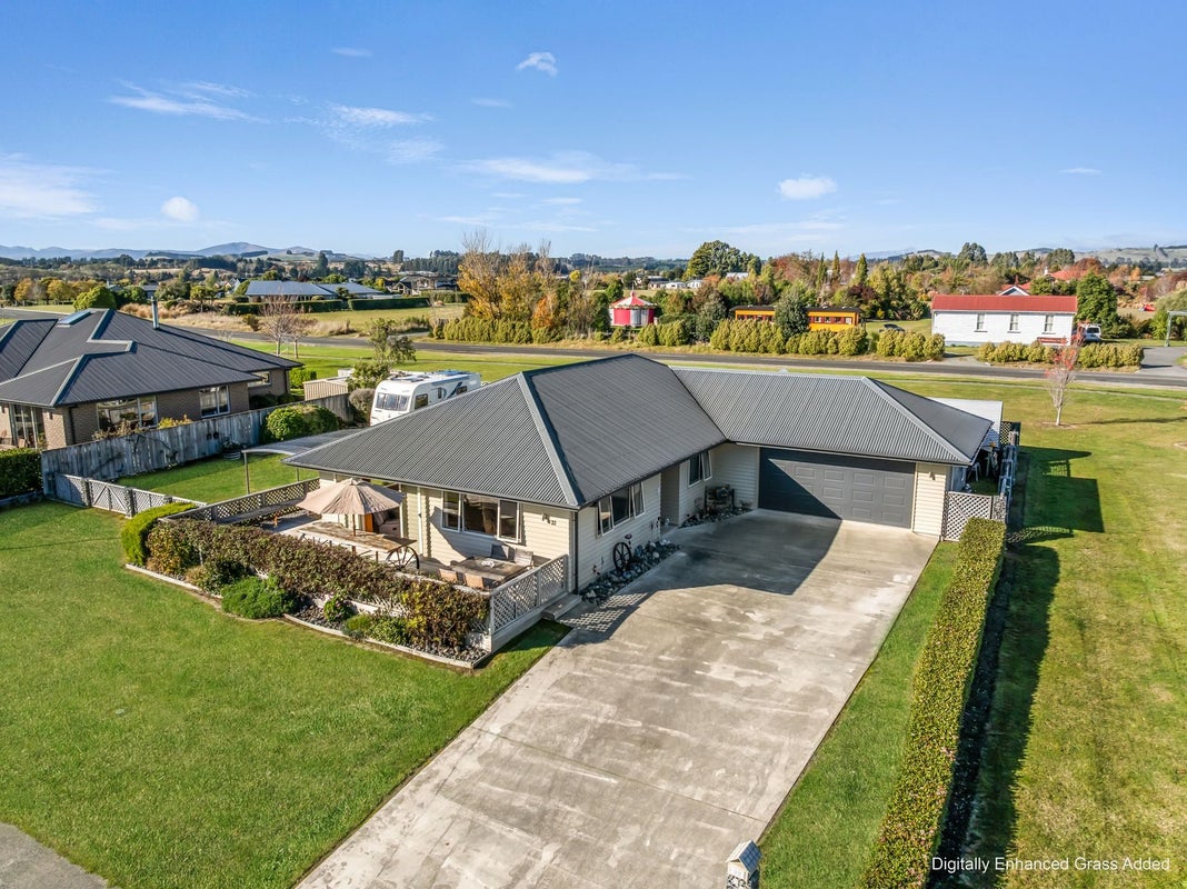 32 Piopio Street, Te Anau, Te Anau - Carousel 1