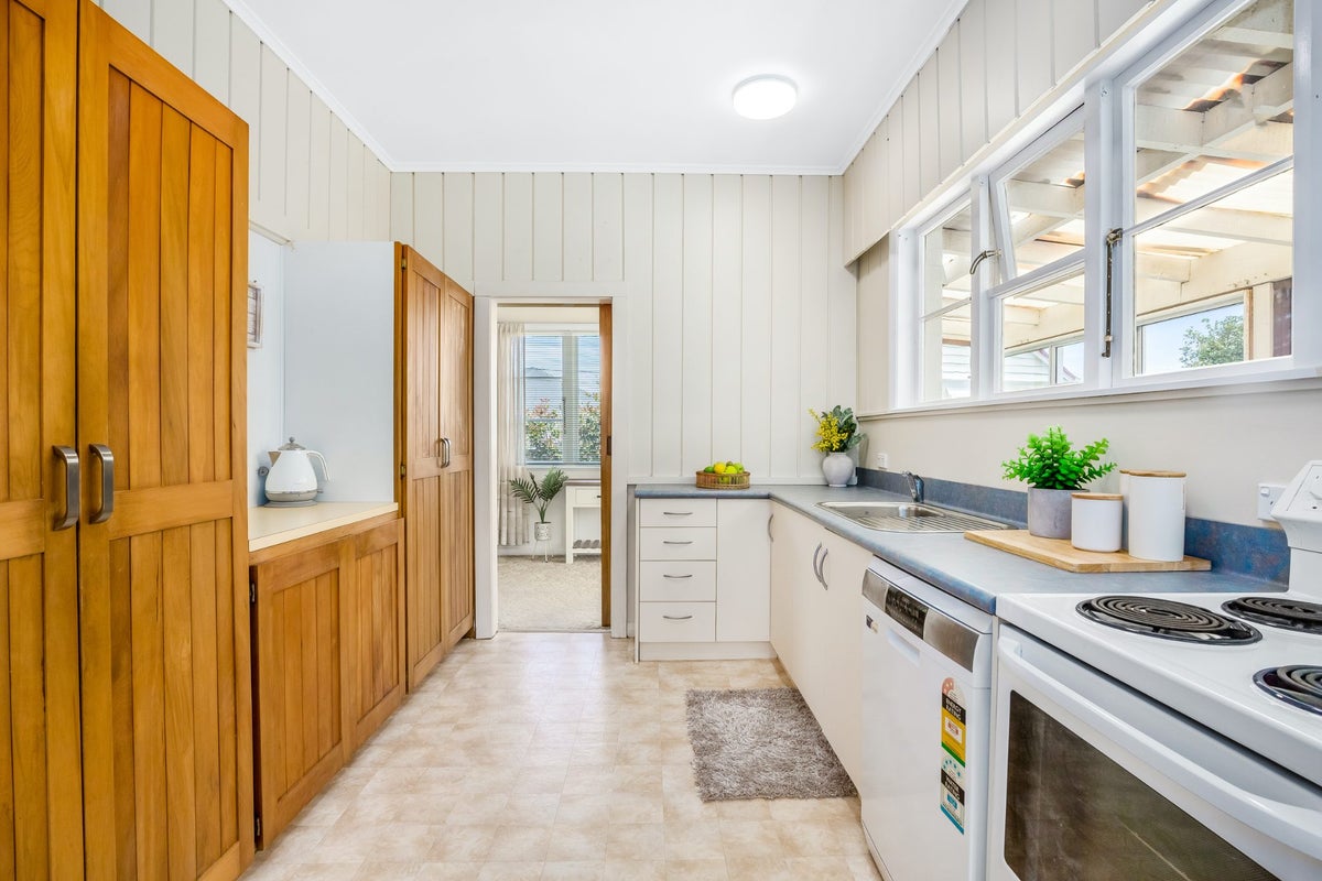 13 Melvill Grove, Waterloo, Lower Hutt - Carousel 2