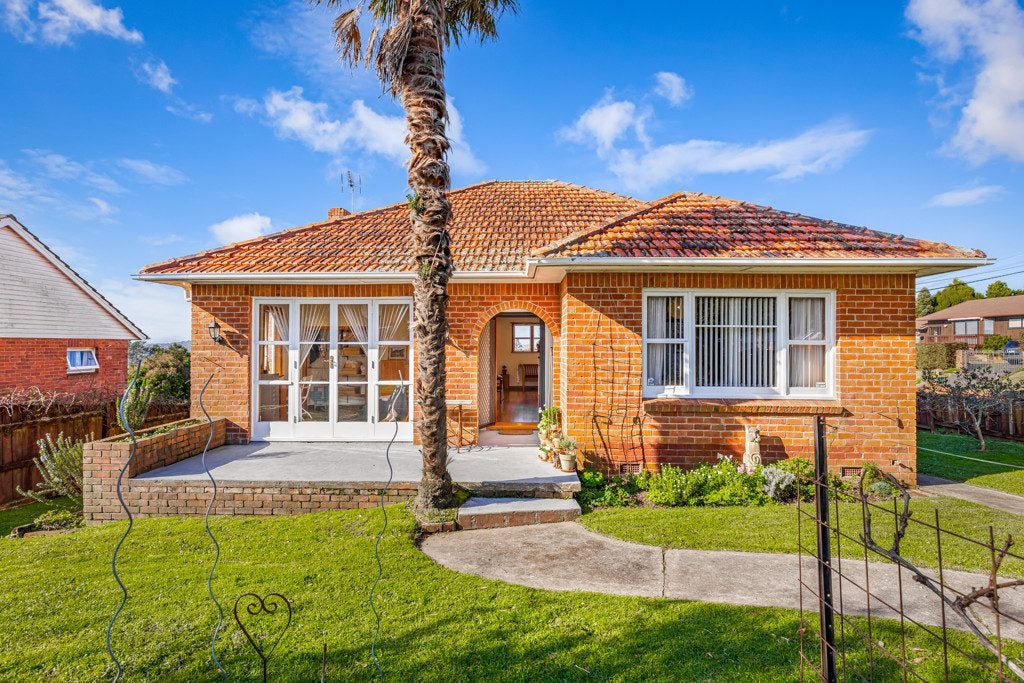 22 Pleasant Road, Glen Eden, Auckland - Carousel 1