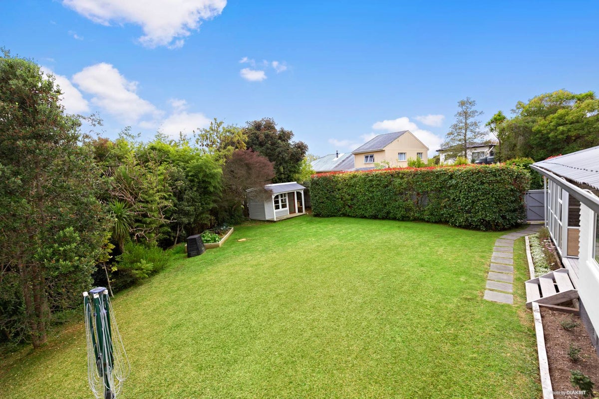 14 Millbrook Road, Henderson, Auckland - Carousel 2