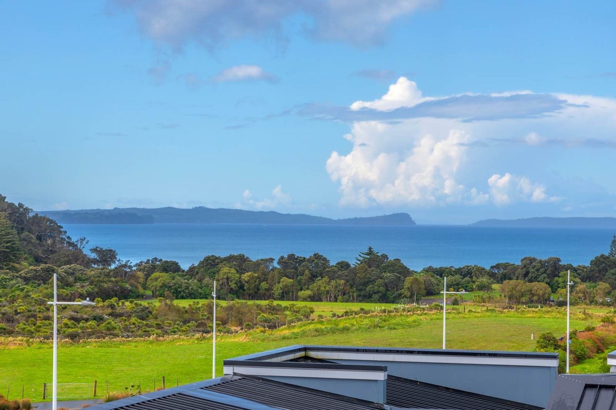 77 Te Oneroa Way, Long Bay, Auckland - Carousel 2