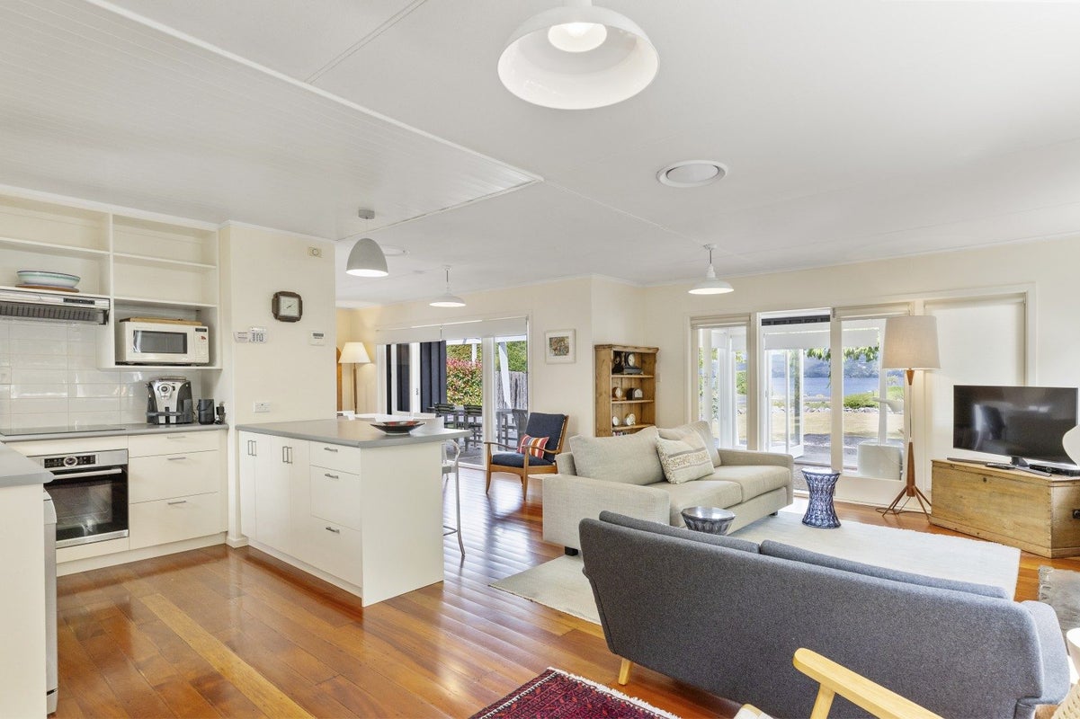 36 Rainbow Drive, Rainbow Point, Taupo - Carousel 2