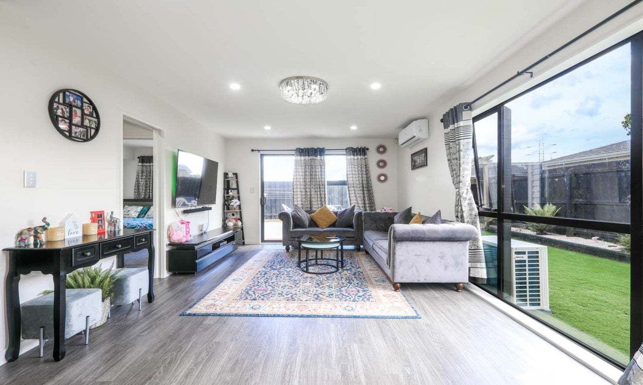16 Rosarina LANE, Takanini, Auckland - Carousel 2